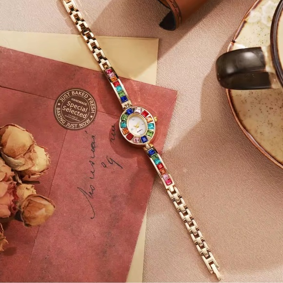 Vintage Gold Multicolor Quartz Watch - Picture 3 of 12